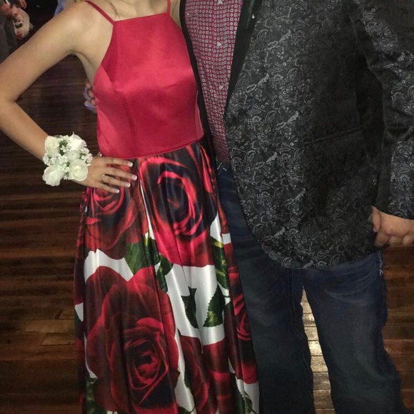 Red prom dress - Picture 1 of 1